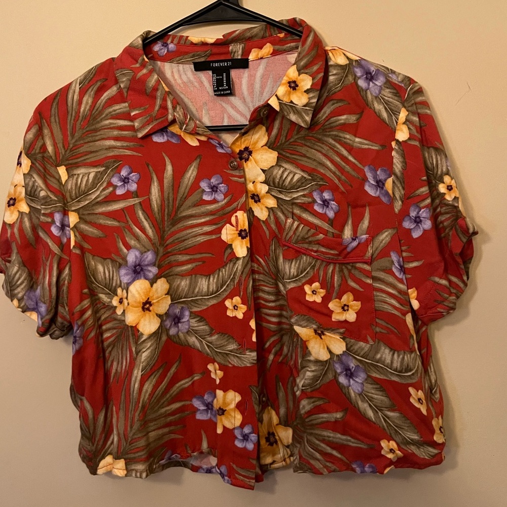 Cropped Hawaiian floral shirt